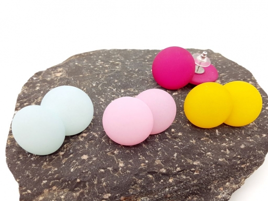 Matte Cabochon Ohrstecker rund hellblau, rosa, pink, gelb - klein